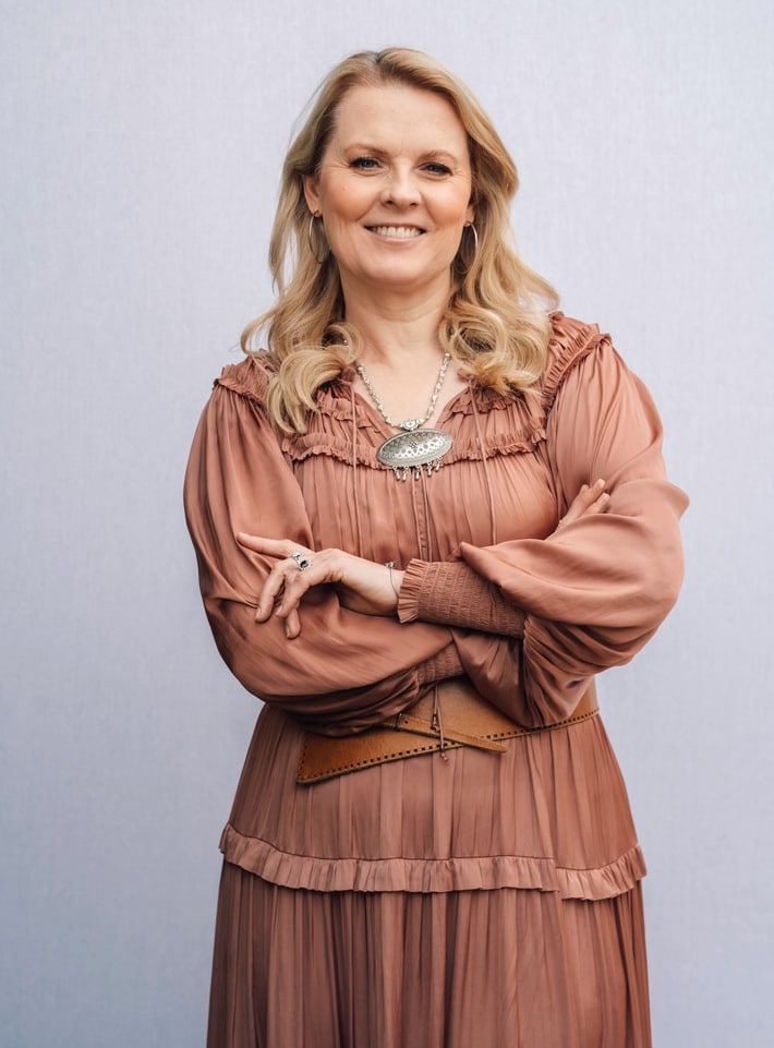 „The Kelly Family – Die Reise geht weiter“: Interview mit Patricia Kelly (Gitarre, Bongo)