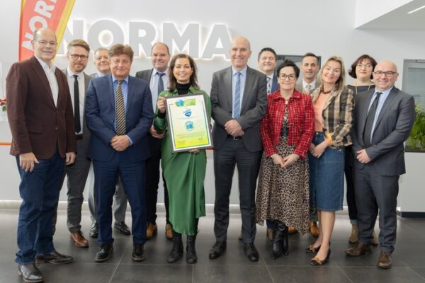 SODASURF als GREEN BRAND zertifiziert: Tauschzylinder überzeugen Expertenjury und bekommen Nachhaltigkeitsurkunde / Auszeichnung für die NORMA-Nachhaltigkeitsstrategie