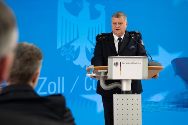 HZA-N: Dr. Jörg Ochs als neuer Direktionspräsident der Generalzolldirektion und Chief Digital Customs Officer eingeführt