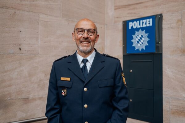 POL-MFR: (471) Chef der uniformierten Polizei Mittelfrankens, Leitender Polizeidirektor Herbert Donner, verabschiedet sich in den Ruhestand