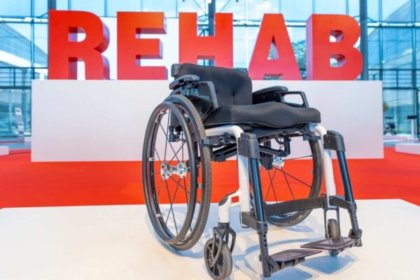 Innovative Technik und gelebter Dialog fördern Teilhabe / Auf der Europäischen Fachmesse REHAB 2025 erleben Fachleute und Menschen mit Behinderungen, was möglich ist
