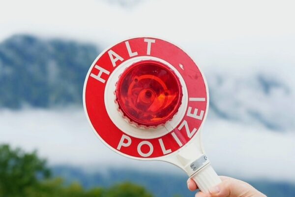 Bundespolizeidirektion München: Schwerverbrecher bei Grenzkontrolle gefasst